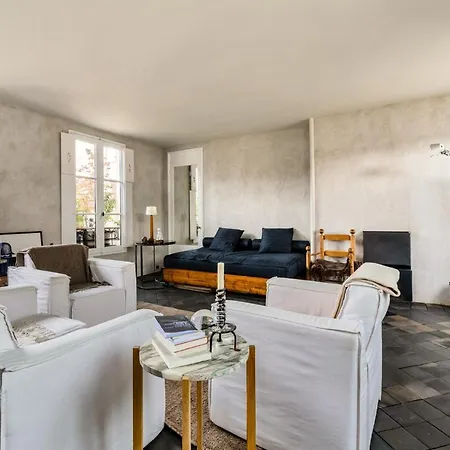 Apartment Famous Parisian Designer's Pied-a-terre In Le Marais Paris